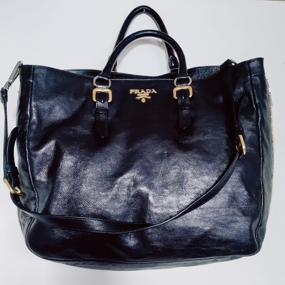 Prada Glacé Black Leather Tote Bag – Gold & Silver Hardware – Rare & Pristine! - Picture 3 of 15